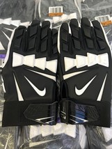 Nike Men’s Padded Lineman Football Gloves Black &amp; White New NFL NWT 2XL ... - €16,87 EUR+