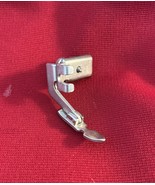 Zipper Foot, Slant Shank, Singer, Item 161165 Sewing Machine Parts S7 - $8.14 CAD