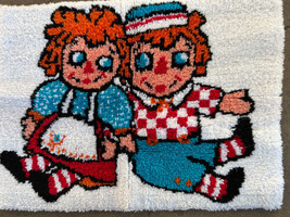 RAGGEDY ANN AND ANDY LATCH HOOK RUG WALL HANGING - $36.77
