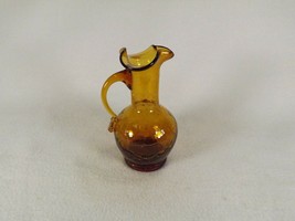 Vintage Miniature Hand Blown Pitcher Crackle Glass Amber 4 7/8&quot; Applied Handle - £3.11 GBP