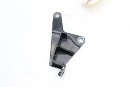 01-07.5 CHEVROLET SILVERADO 2500HD 6.6L BATTERY CABLE BRACKET E0390 image 8
