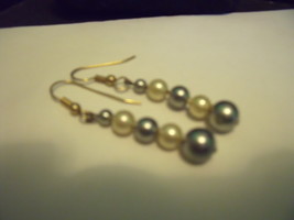 Pearl Earrings on Hook Wires Vintage - £11.94 GBP