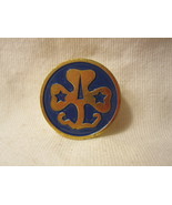 Vintage Odd Clover round Pin: Gold w/ Blue accent - £3.91 GBP