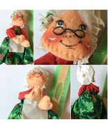 Vintage Annalee Felt Mrs Claus Xmas  Doll 9” USA. Holly  SKU 035-49 - $432.59 MXN