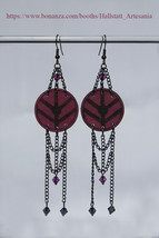 Fucsia Ladgerda shield earrings / Pendientes escudo Ladgerda color fucsia - £40.12 GBP