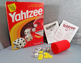 Yahtzee Dice Game 1998 Missing 2 Yellow Chips - £7.09 GBP