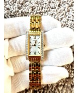 New Citizen Women&#39;s Crystal Eco-Drive Gold Stainless Steel Watch 30x15 mm - $2,487.84 MXN