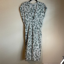 Lewit 100 % Silk Dress Size 2 Daisy Floral Lightweight Sage Green - $48.38