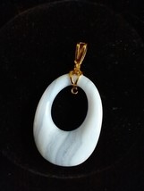 vtg. blue lace agate pendant with 14k gold bail - £75.41 GBP