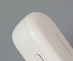 Bose QuietComfort 831262-0020 Wireless Earbuds with Charging Case READ image 6