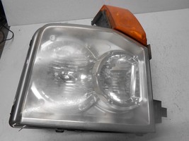 2008 Jeep Commander Headlight Front Left Driver side - $43.98 2008 Jeep Commander Headlight Front Left Driver side - $43.98