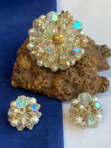 Vtg Estate Brooch &amp; Clip-On Earrings Jewelry Set Clear Rhinestone Faux Pearl - £39.65 GBP