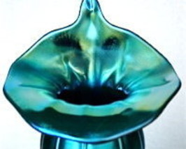 An item in the Pottery & Glass category: Redington Art Nouveau Iridescent Glass Jack-in-the-Pulpit Va