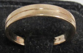 14K Yellow Gold 3mm Vertical Lines Texture Ring Sz 7 Wedding Band 2.4 - £197.37 GBP