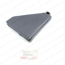 NEW GENUINE TOYOTA LEXUS LS430 FUSE RELAY UPPER COVER  82662-50080 - $26.98