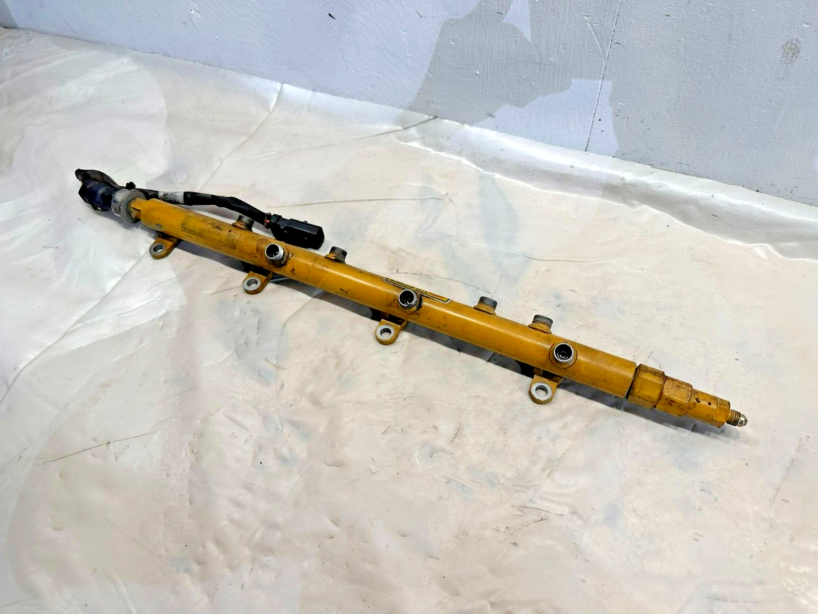 Caterpillar Diesel Engine CAT C7s Fuel Distributor Rail Manifold 3088571... - $308.20