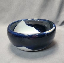 Vintage Hand Thrown Studio Art Pottery Bowl Blue &amp; Gray Speckled Glazed Signed - £19.88 GBP