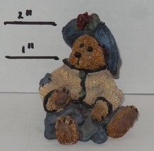 Vintage Boyds Bears 1996 Girl bear wearing Hat and Sweater 2&quot; Statue Rare VHTF - £11.59 GBP
