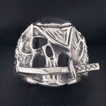 Men&#39;s Biker Pirate Skull w/ Eye Patch &amp; Knife In Sterling Silver Ring Si... - $1,547.82 MXN
