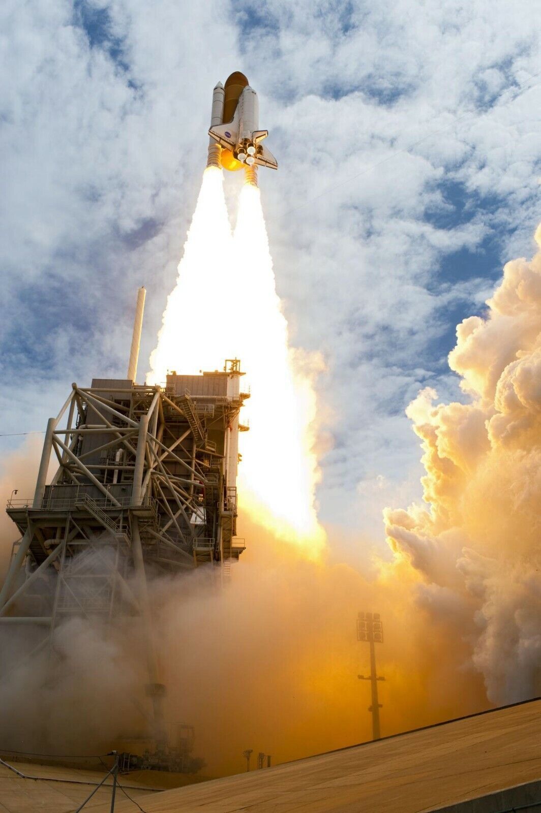 Launch of Space Shuttle Atlantis for final shuttle flight STS-135 Photo Print - £6.93 GBP - £11.55 GBP