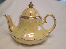 G59p Vintage Pearl Luster Ware opalescent Gold Trim Pale Yelllow Teapot ... - $54.45