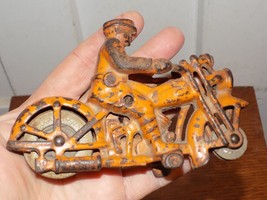 Vintage 1930’s Hubley Cast Iron Police Motorcycle Toy - $3,752.07 MXN