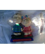 Vintage Peanuts Snoopy Linus &amp; Sally &quot;Love Is Hand In Hand&quot; Figurine 1970 - $919.48 MXN