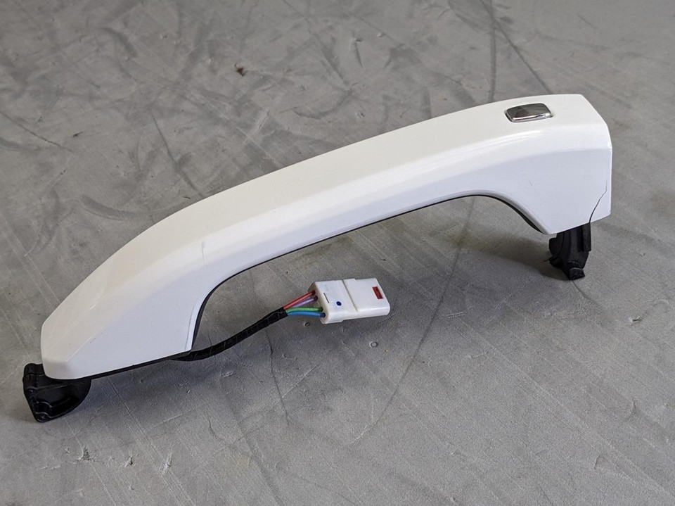 FOR PARTS OEM 15-20 Cadillac Escalade Chevy Tahoe Right Left Front Door ... - $24.74