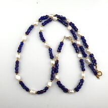 Ensemble collier et bracelet perles de verre africaines bleues et perles... - $15.75