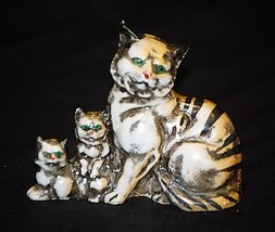 Old Vintage Green Eyed Cat w Kittens Sitting Figurine Ceramic Red Marked Japan - £11.67 GBP
