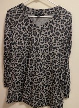 Ellen Tracy Women’s Longsleeve Shirt Size M Bust 38” Cheetah Print Gray &amp; Black - £5.59 GBP