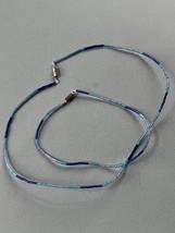 Demi Lot of Thin Dark &amp; Light Blue Plastic Barrel Bead Necklace &amp; Bracel... - £7.44 GBP