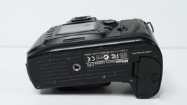 Nikon D70 6.1MP Digital SLR Camera - Black (Body Only) image 7