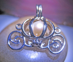 Haunted NECKLACE BE TREATED LIKE ROYALTY MAGICK PRINCES COACH PEARL CASSIA4 - $54.00
