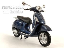 4 Inch Vespa Granturismo Scooter 1/18 Scale Diecast Model by Maisto - Blue - $18.80