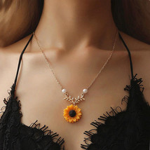 Zinc Alloy Sunflower Pendant Necklace With Leaves - £12.76 GBP