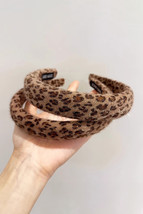 Brown Fuzzy Leopard Print Headband - $70.86 MXN