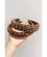 Brown Fuzzy Leopard Print Headband - $69.87 MXN