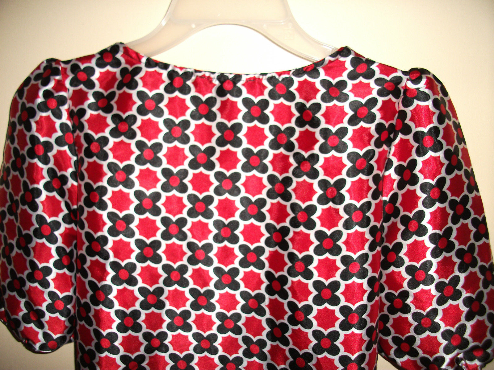 Girls Amy Byer Short Sleeve Top Blouse with Flowers size XL Red White and Black - £4.29 GBP