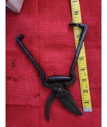 Antique Vintage 9” Iron Hand Pruners - Unk Brand . Works Well .latch Broken - $27.10 CAD