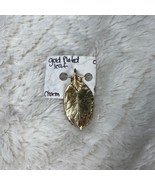 Vintage Gold Plated Leaf Pendant Charm Necklace Jewelry 1 3/4&quot; - $27.15 CAD