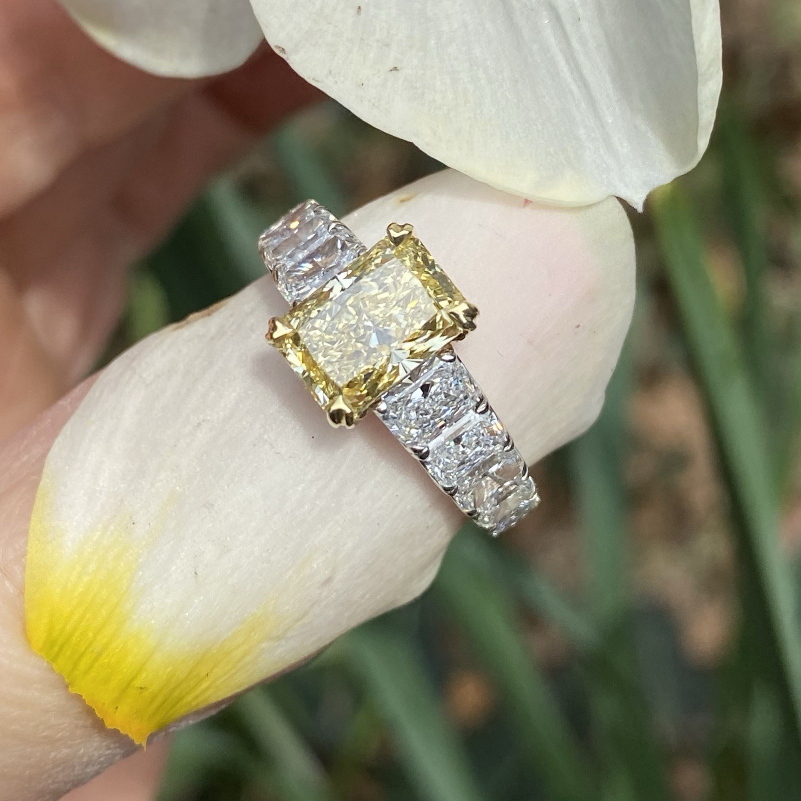 IGI 3.71Ctw Vivid Yellow Radiant Cut Lab Grown Diamond Engagement Ring 14k Gold Item image 4