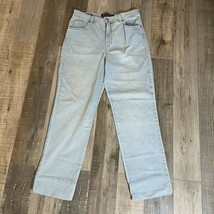 Gloria Vanderbilt Size 10 Womens Light Blue Jeans STRAIGHT Leg - $9.72
