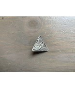 ISRAEL 8TH NATIONAL CAMP OF &#39;HASHOMER HAZAIR&#39; 1953 PIN BADGE INSIGNIA - $19.01 CAD