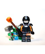 TVA Agent with Frog Thor Loki TV Show Minifigure - $117.77 MXN