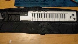 Yamaha Vocaloid Clavier VKB-100 Épaule Étui Avec AC Adaptateur - £315.11 GBP