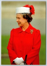 Postcard H.M. Queen Elizabeth II Red And White Hat - £3.99 GBP