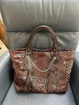 Brown Snake Print Women&#39;s Tote Bag with Chain and Tassel - $743.33 MXN