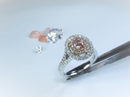 Engagement ring. 18K White gold engagement ring, with 1.10ct&#39; Pink and White Dia - £15,904.22 GBP