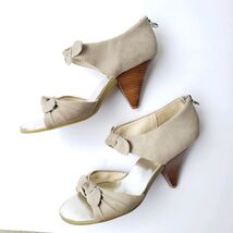 Michael Michael Kors Size 6.5 Suede Heels Bow Back Zip Closure Wood Like... - $9.90